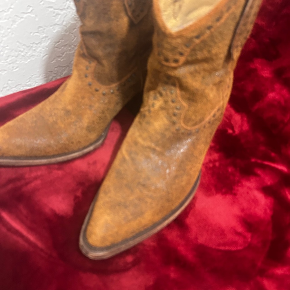 Classic Miranda lambert  Women's Western Boots in Tan Suede